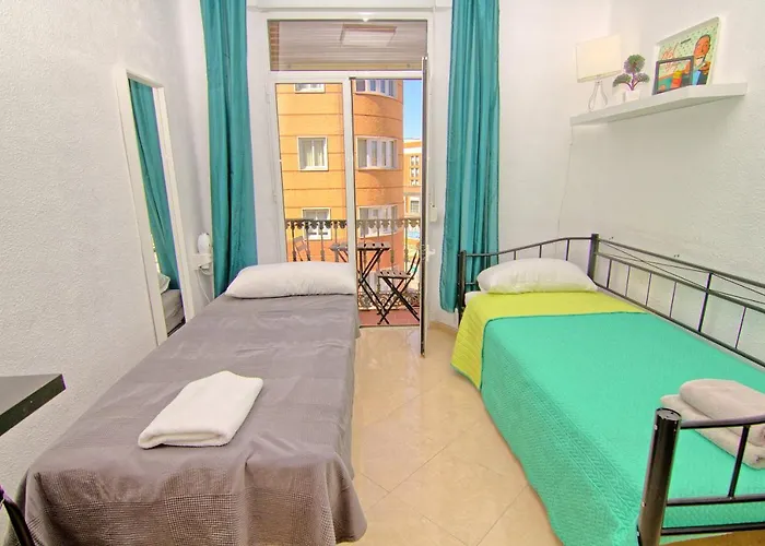 Balcony & Centro Homestay Malaga