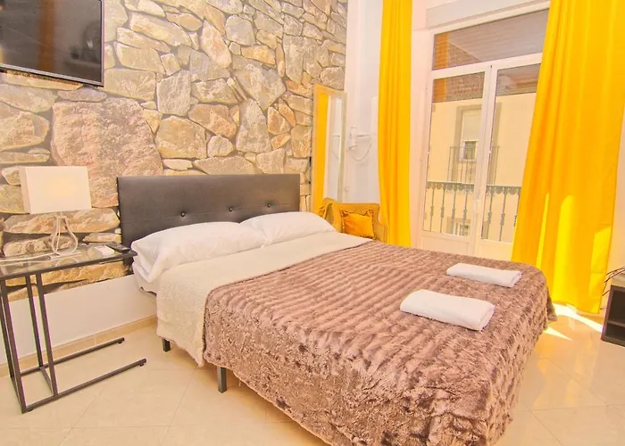 Balcony & Centro Homestay Malaga