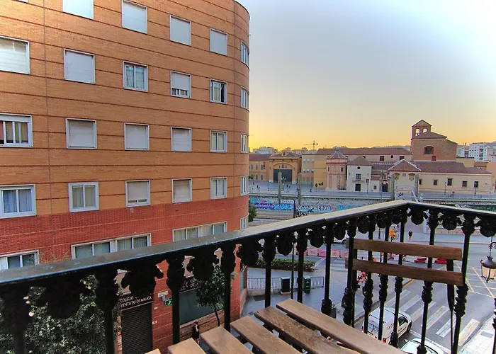 Balcony & Centro Homestay Malaga